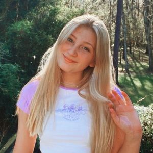 Meet your Posher, Simone